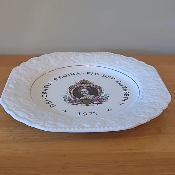 LORD NELSON POTTERY 1977 Silver Jubilee Her Majesty Queen Elizabeth II Plate - Picture 6 of 13